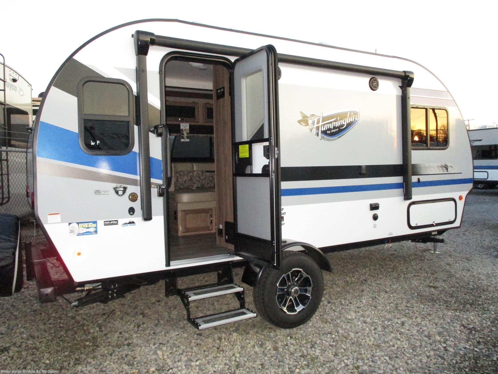travel trailers 2500 lbs or less