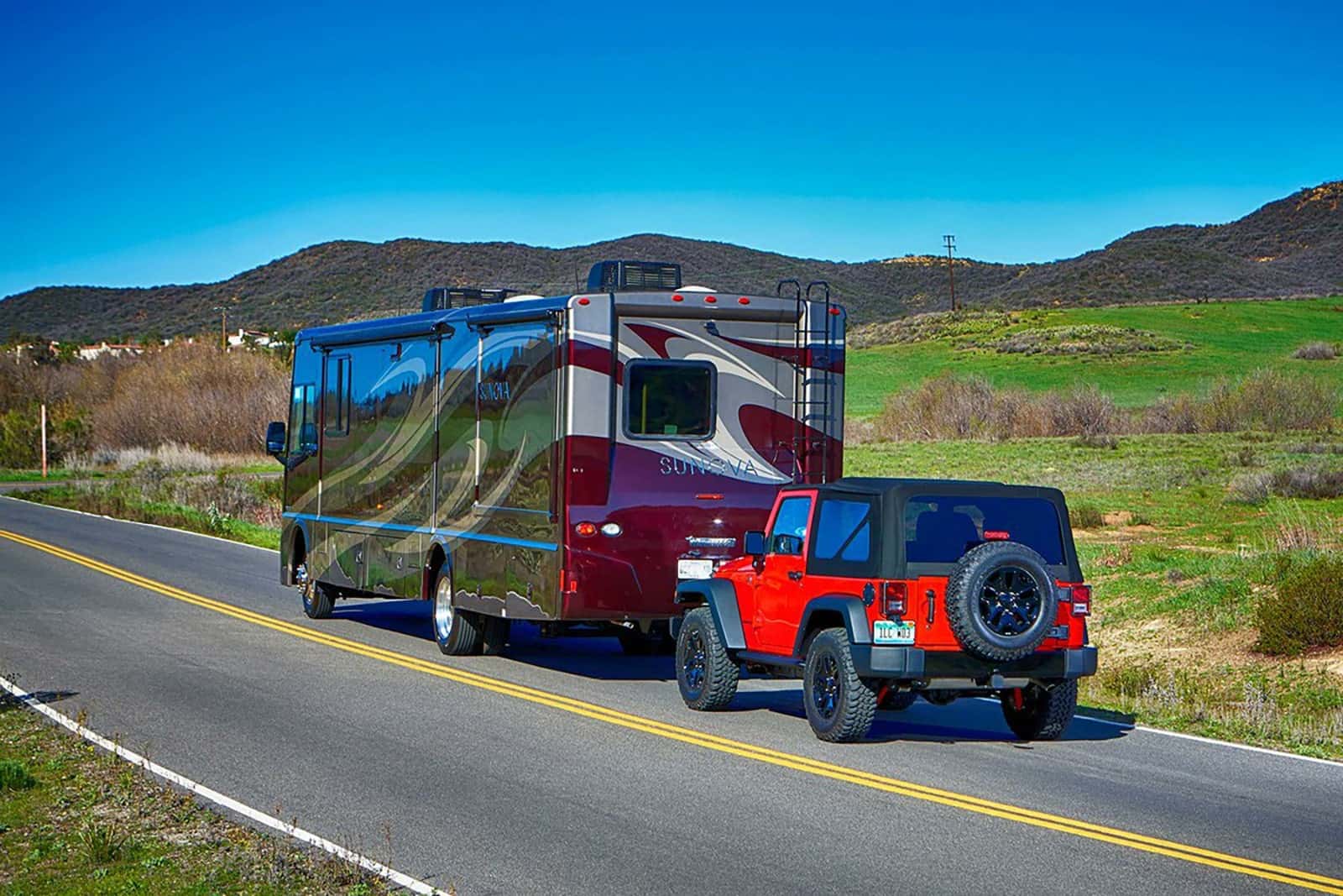 What Are The Best Cars To Tow Behind RV And Motorhome?