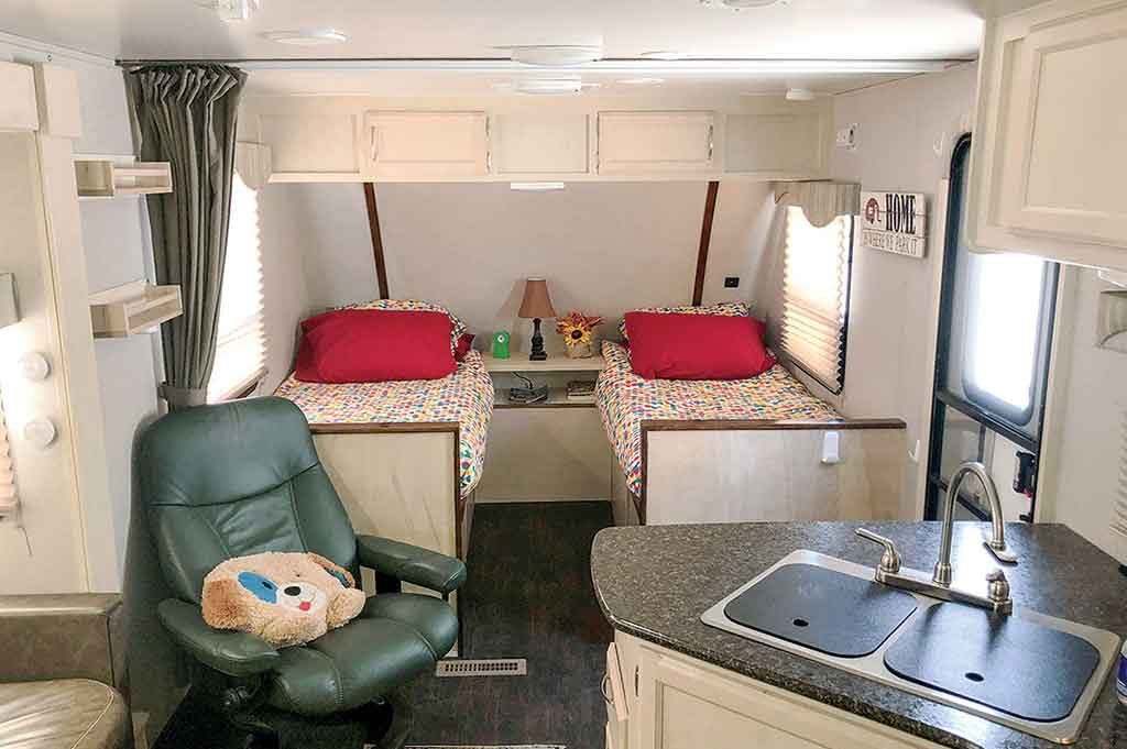 rv with twin beds