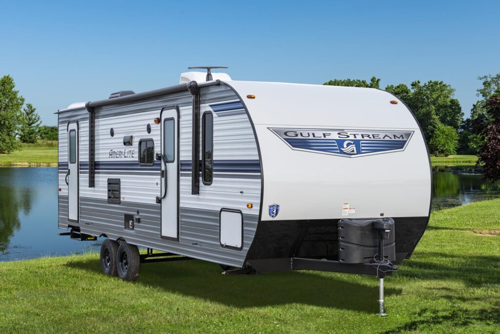 The Best Travel Trailer Brands On the Market in 2022 (With Pictures, Floor Plan and Prices) 19