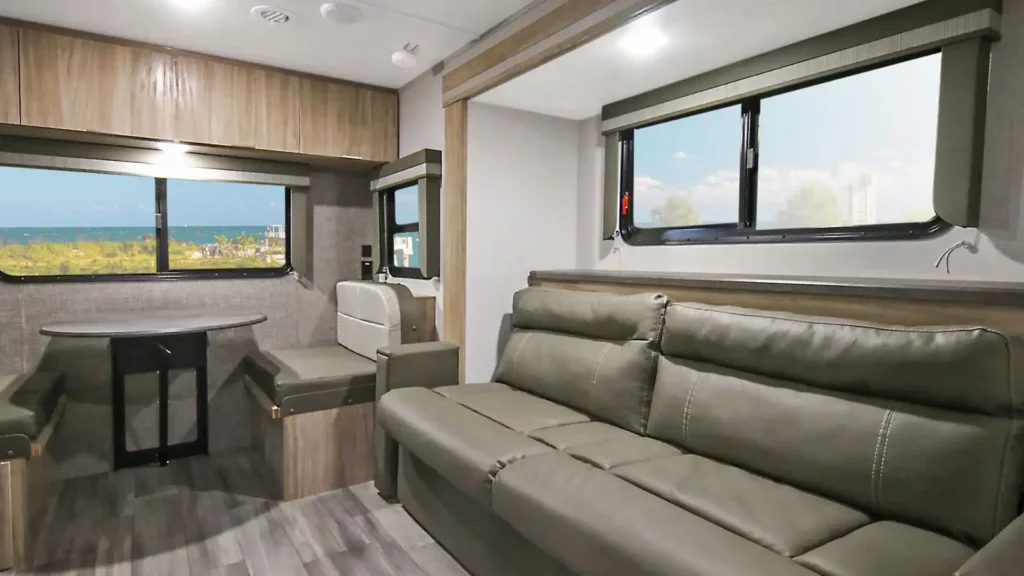 The Best Travel Trailer Brands On the Market in 2022 (With Pictures, Floor Plan and Prices) 6